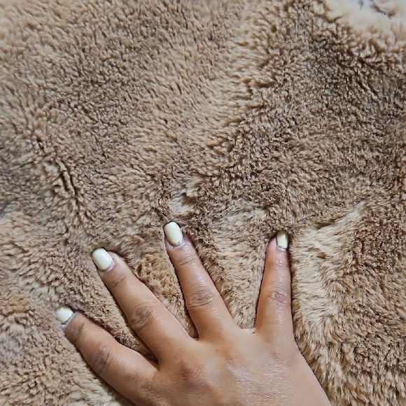 Zara Beige Quilted Vest - Picture 12 of 12